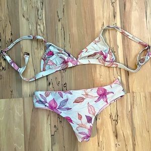 Beautiful bikini from Morena beachwear in Costa Rica. Size medium